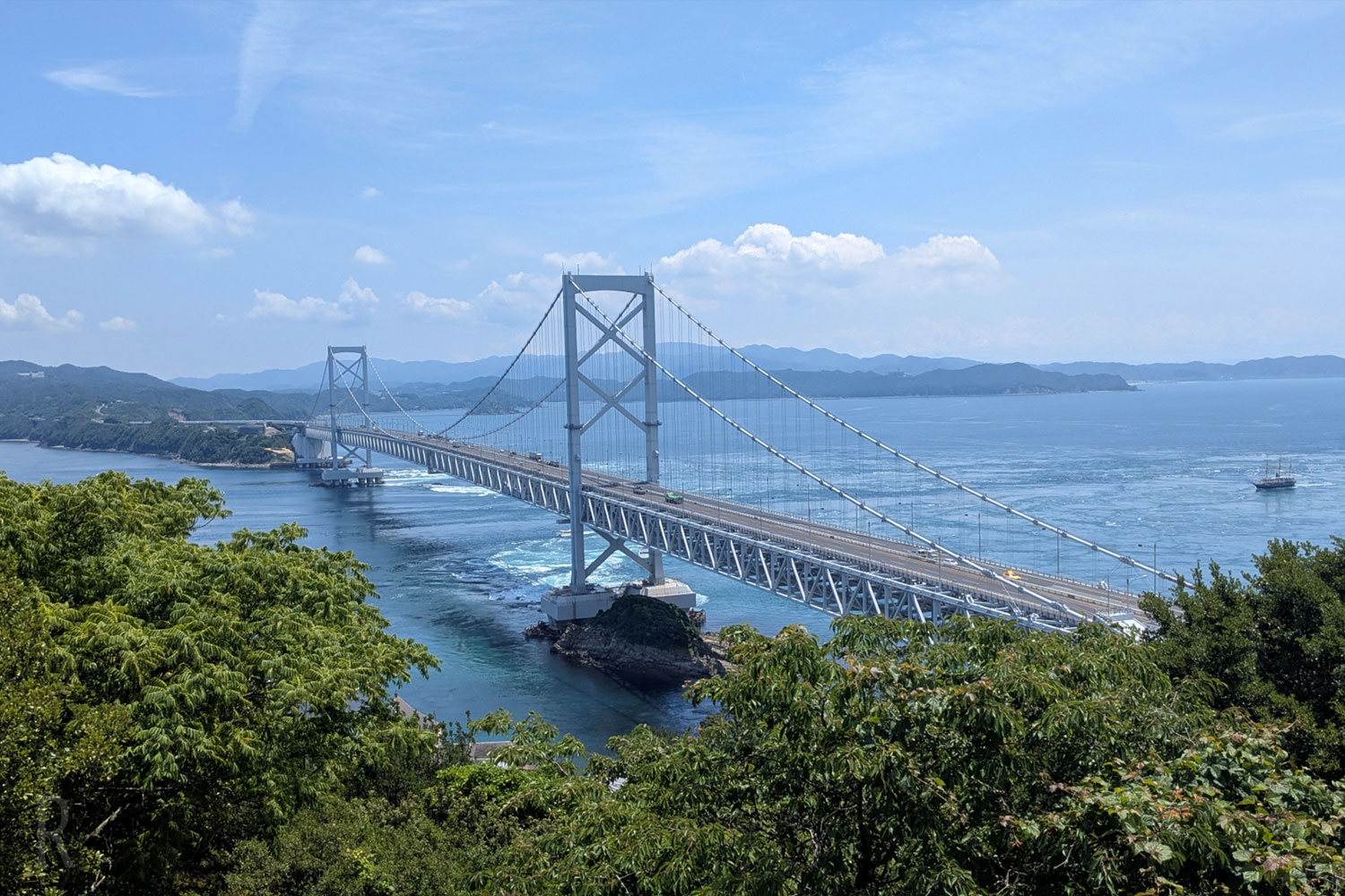 徳島県の北東端鳴門大橋からすぐのアクセス